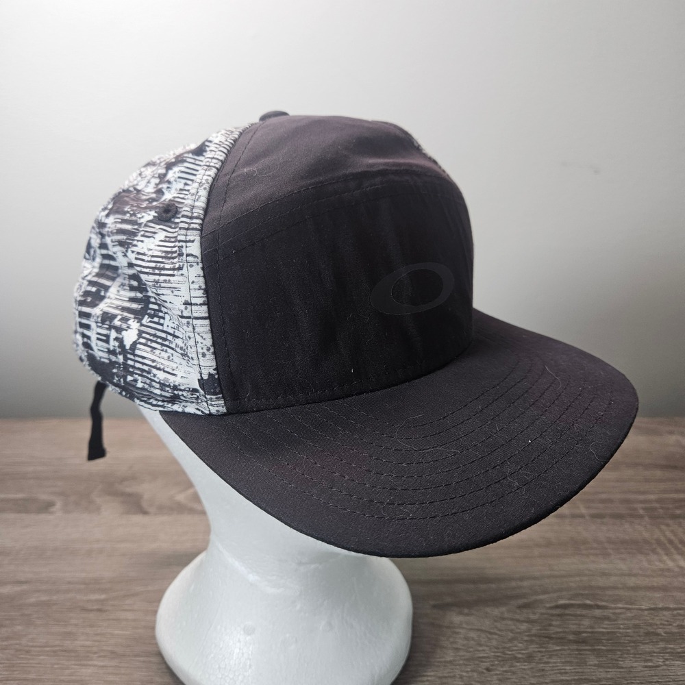 Oakley 5 Panel Camper Hat Black White Graphic Print Adjustable Strapback Cap